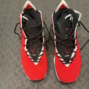 LeBron’s 17 Air Max Uptempo